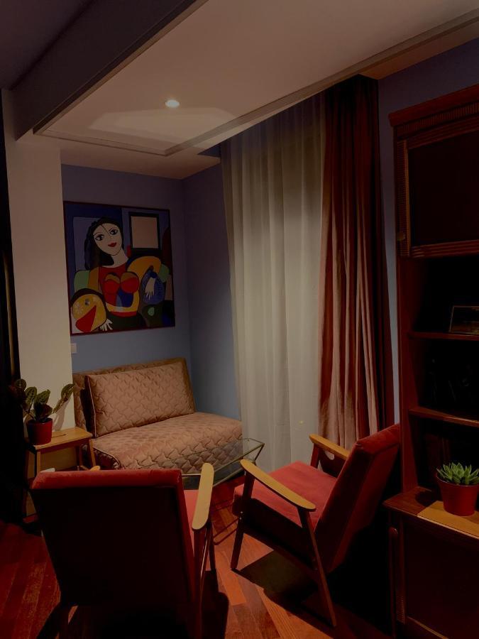Downtown Italian Studio Bucharest Exterior photo