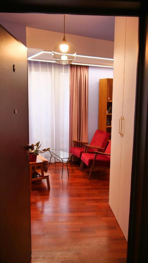 Downtown Italian Studio Bucharest Exterior photo
